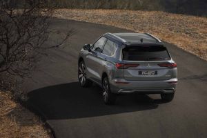 New-Outlander-PHEV