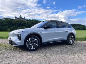 Nio EL6 - 360 kW / 100 kWh