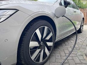 Volvo S90 Recharge T8 AWD PHEV 445 PS