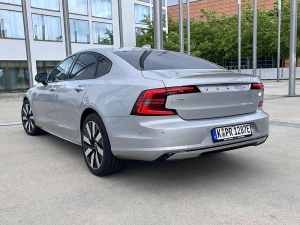 Volvo S90 Recharge T8 AWD PHEV 445 PS