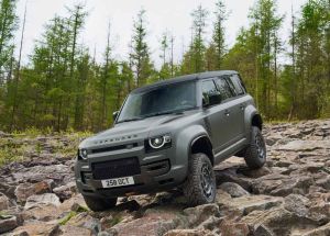 Land Rover Defender OCTA 2024